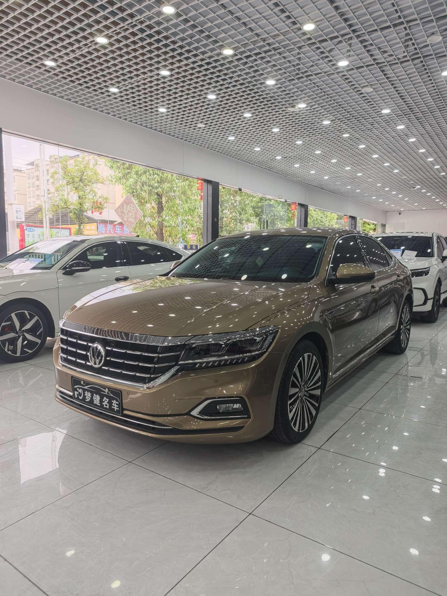 Volkswagen Passat 330TSI Luxury CN6 (2L) 2021