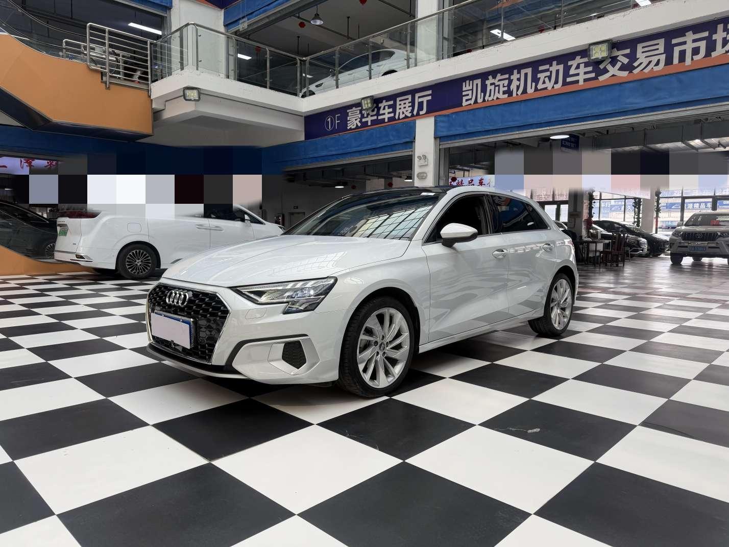 Audi A3 35 TFSI Luxury Elegance 2022