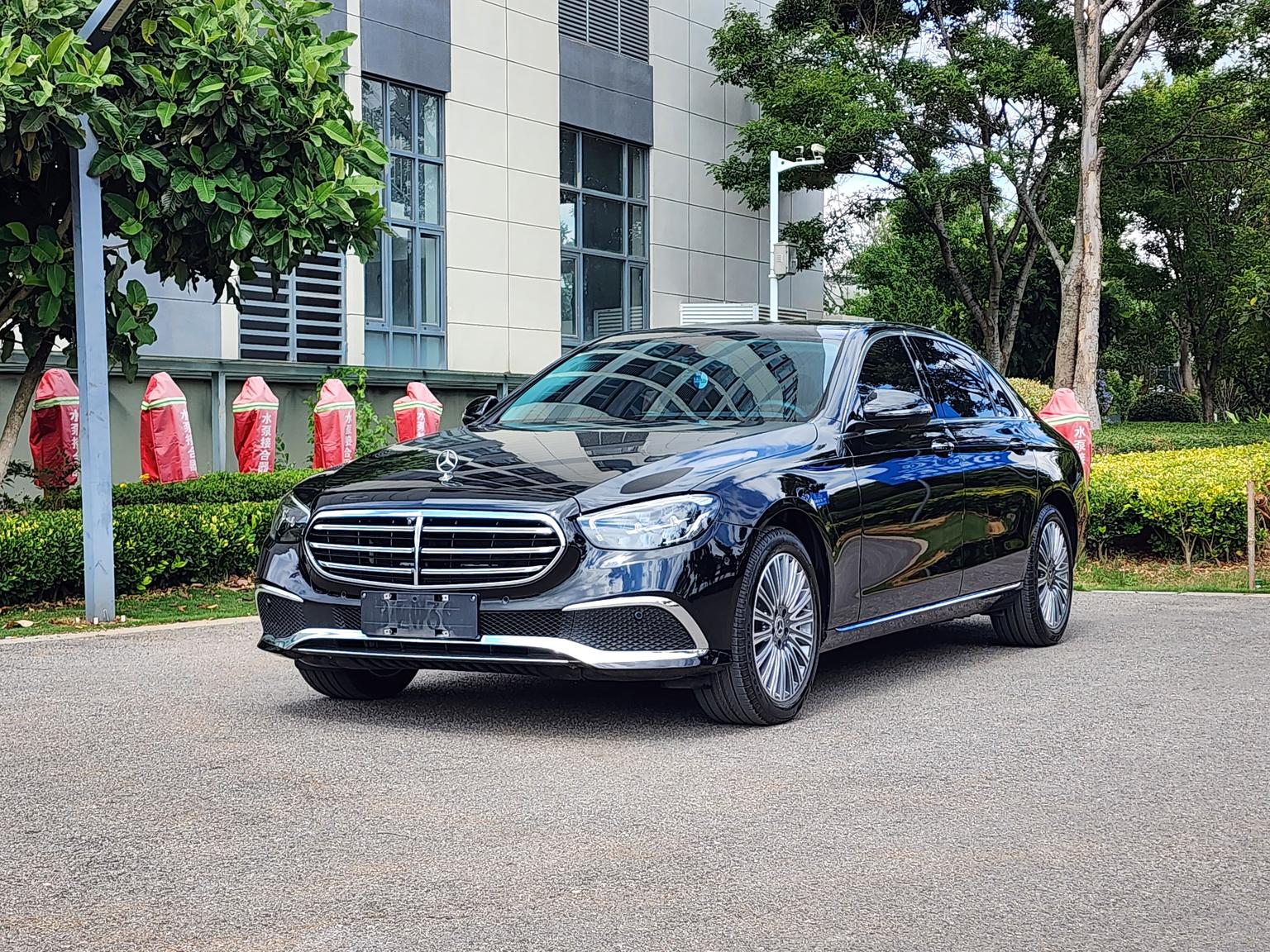 Mercedes Class-E E 300 L Fashion Sedan (2L) 2023