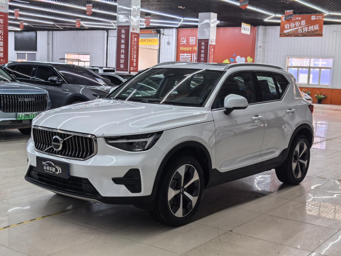 Volvo XC40 Intelligent Premium Luxury AWD 2025