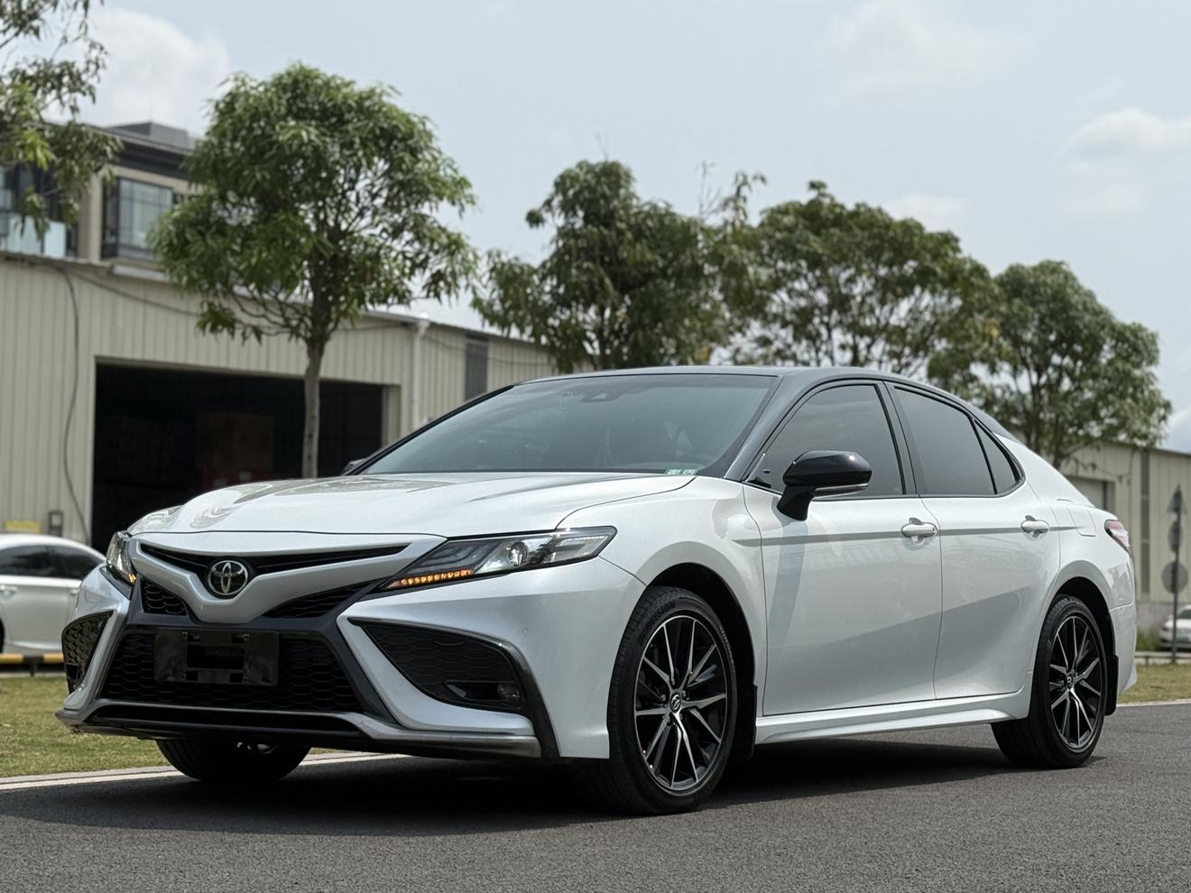 Toyota Camry 2.0S Edge Fashion (2L) 2022