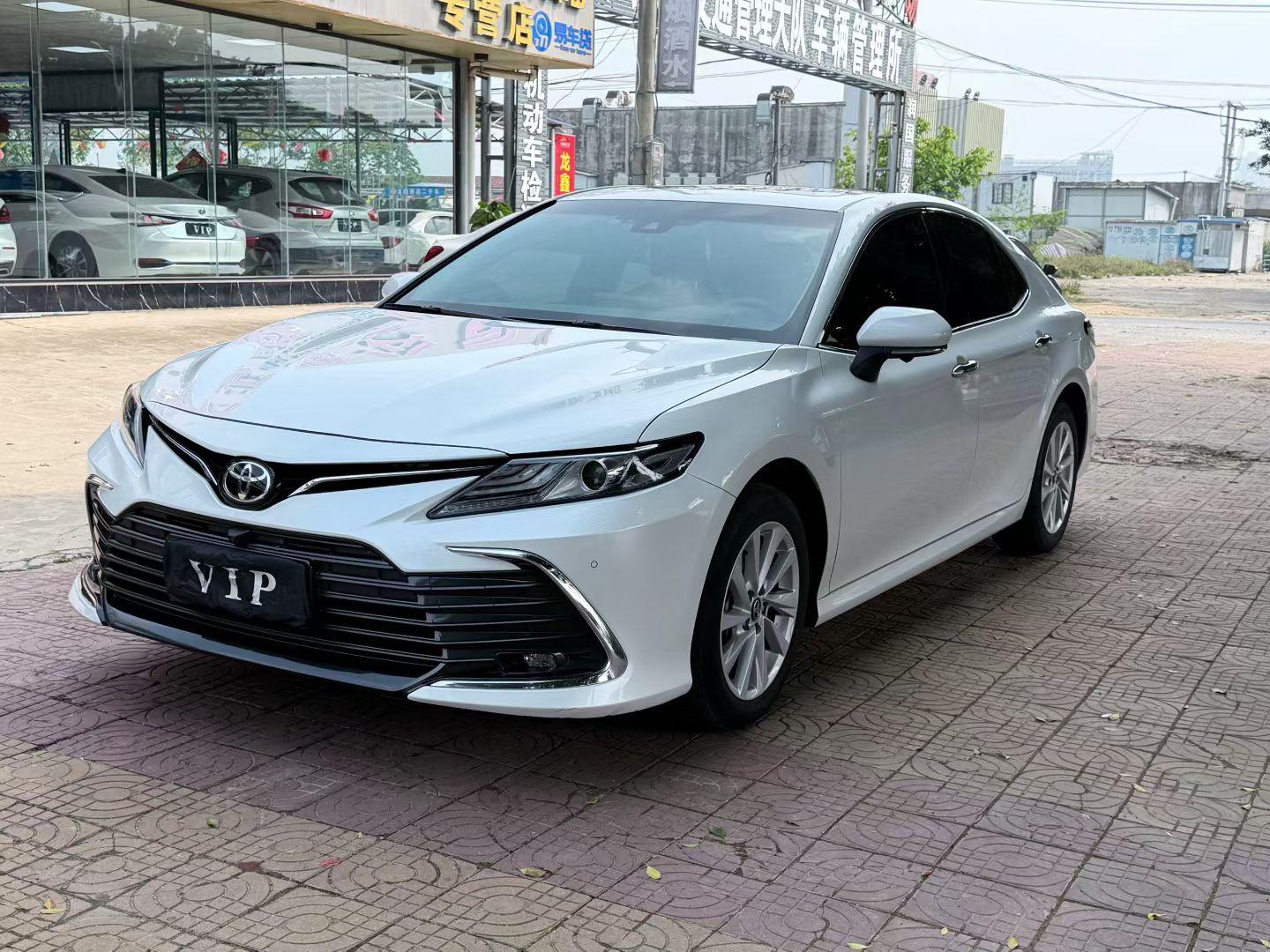 Toyota Camry 2.0GVP Leading (2L) 2023