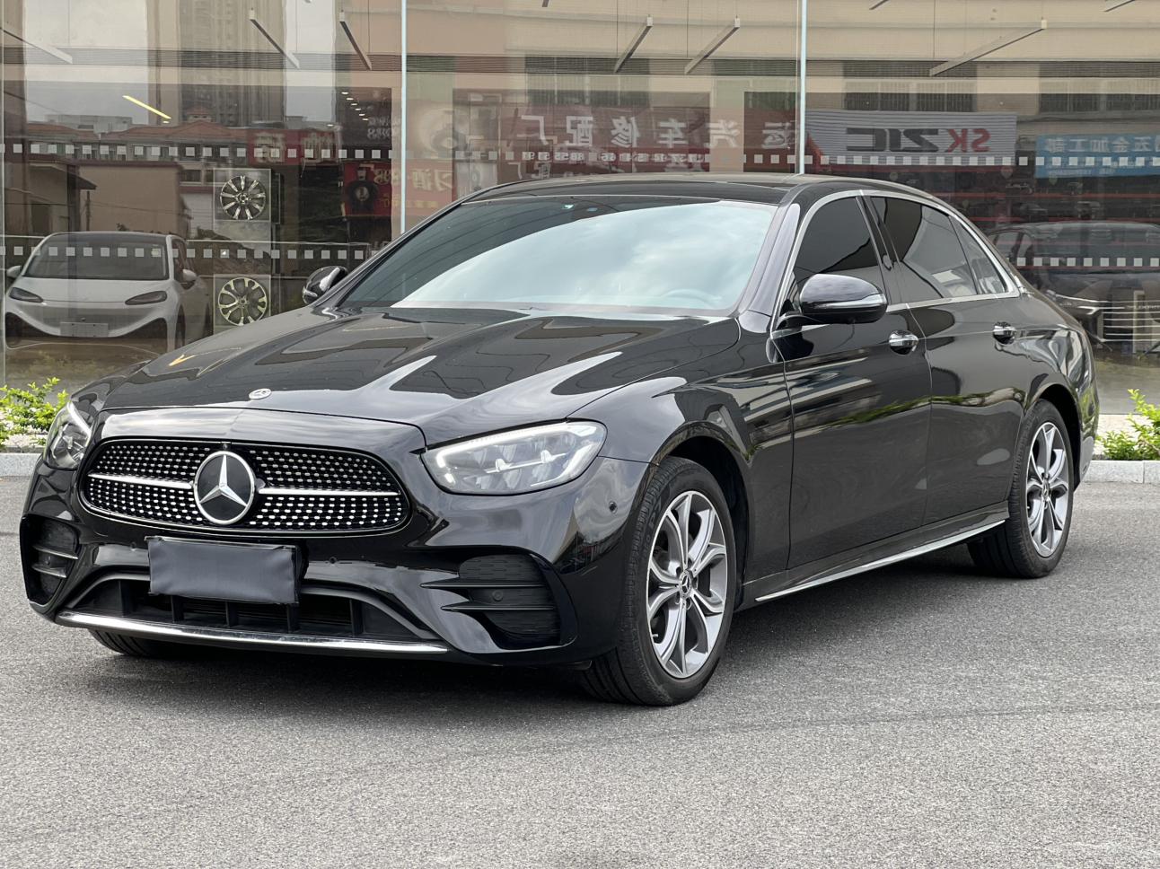 Mercedes Class-E 3rd Facelift E 300 L Luxury Sport Sedan 2022