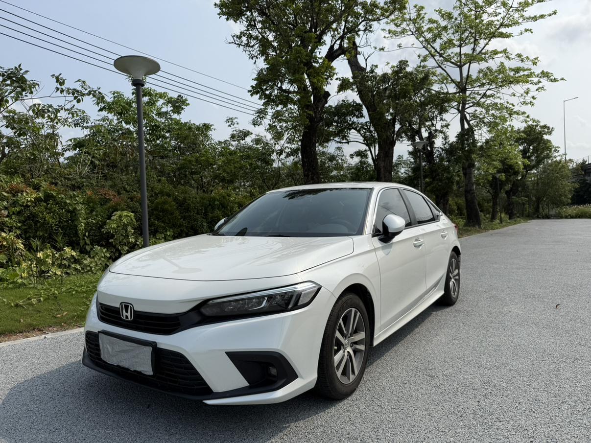Honda Civic Powerful Style 2025