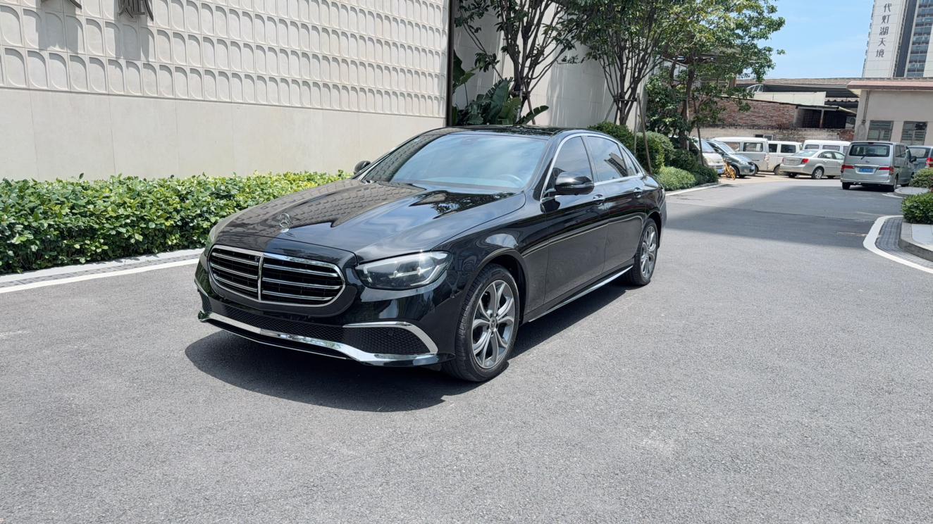Mercedes Class-E E 300 L Luxury Sedan (2L) 2022