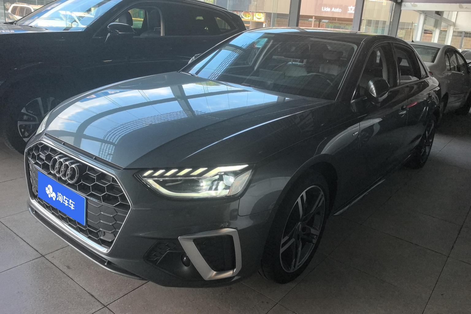 Audi A4L 40 TFSI Quattro Luxury Dynamic 2021
