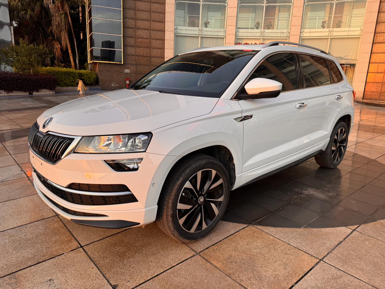Skoda Karoq 280 TSI Premium 2024