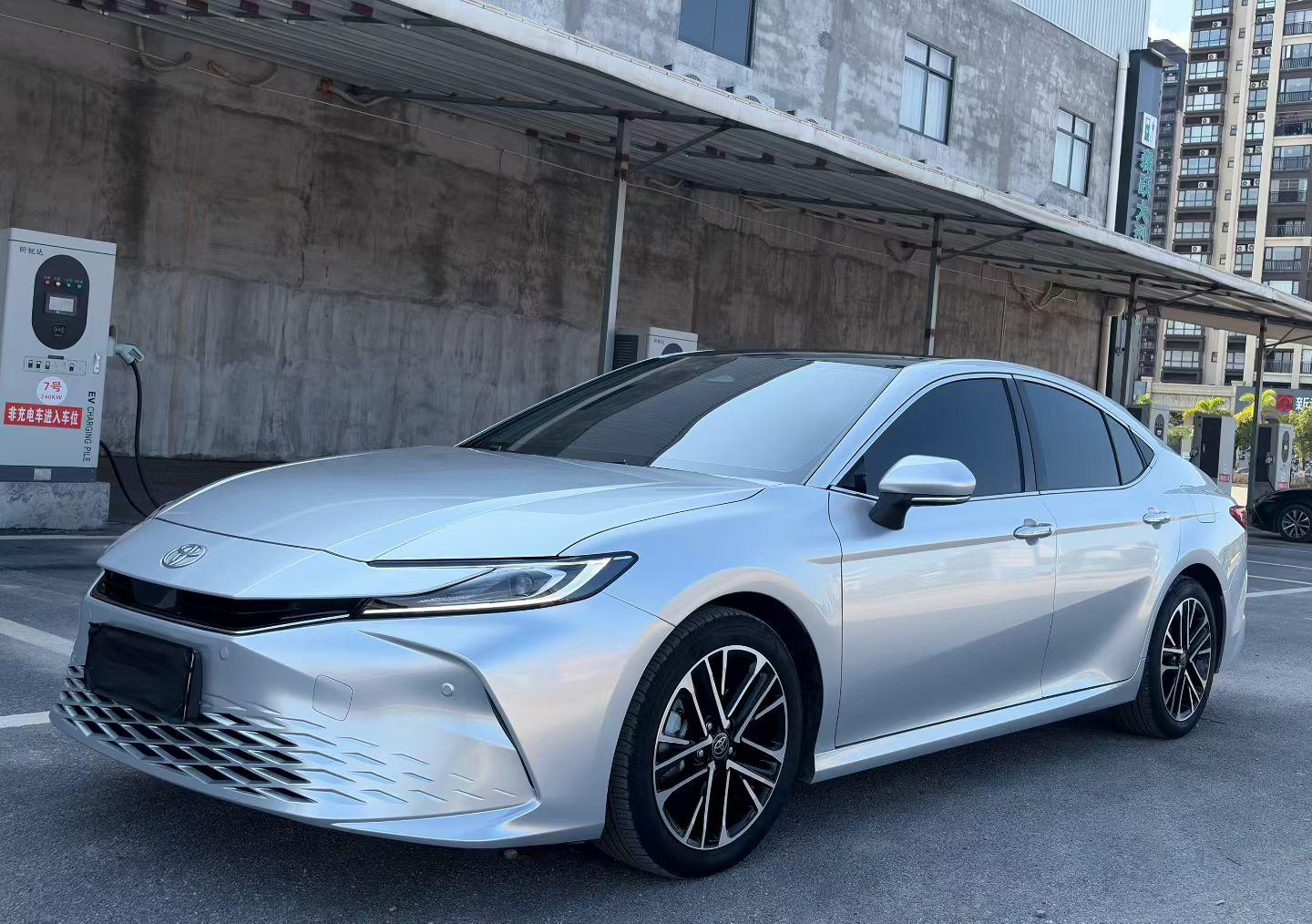 Toyota Camry 2.0HG Premium 2024