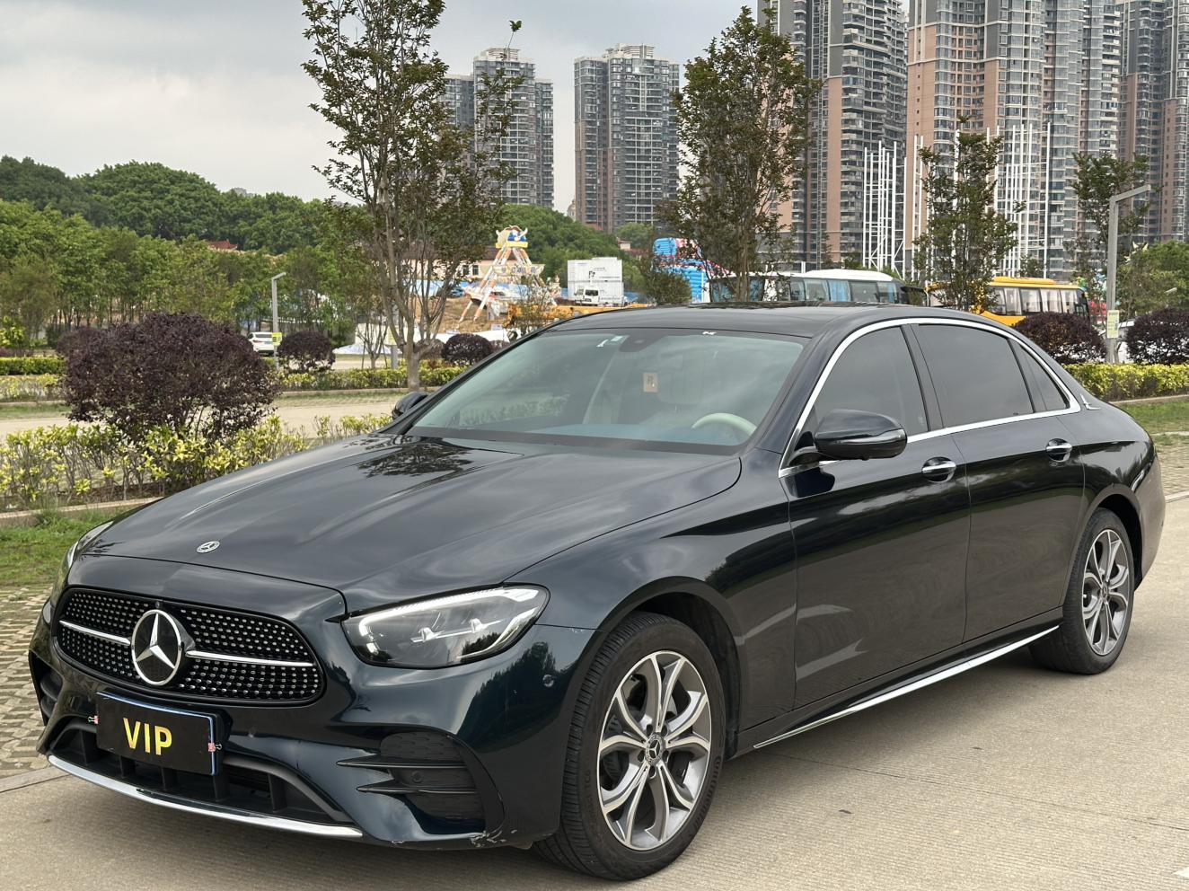 Mercedes Class-E E 300 L Luxury Sport Sedan (2L) 2022