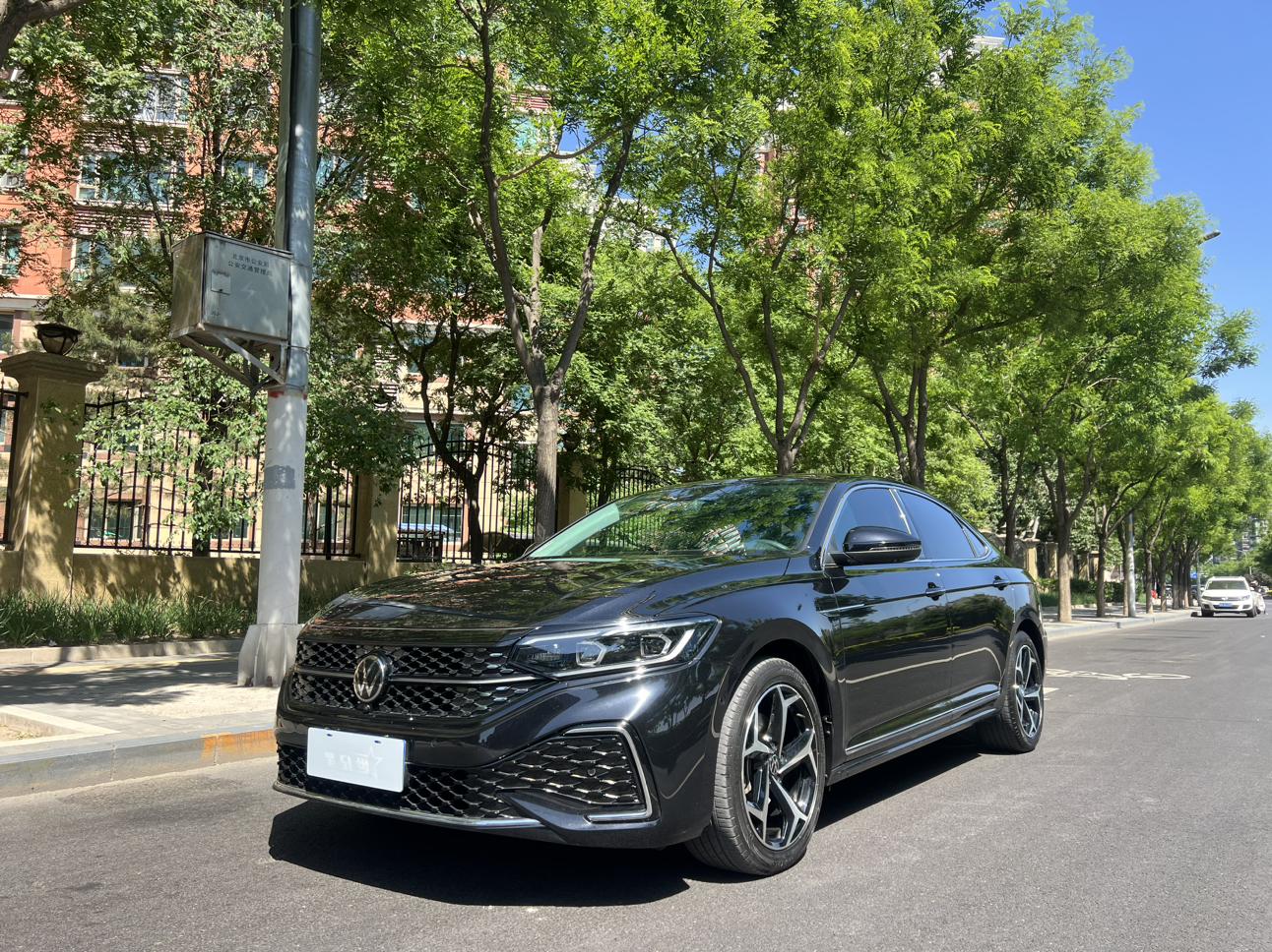 Volkswagen Passat 380TSI Luxury 2024