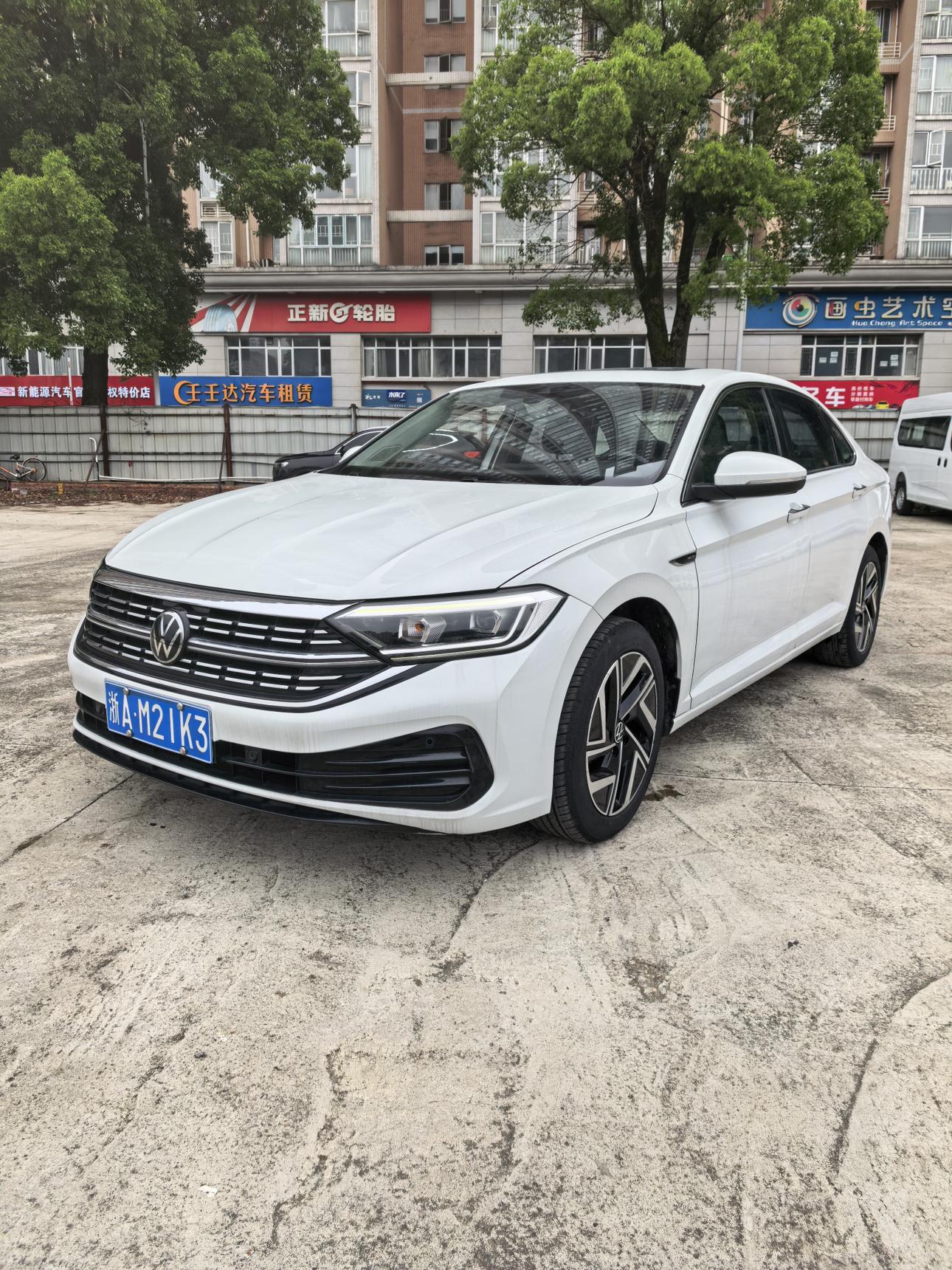 Volkswagen Sagitar 200TSI DSG Fly Edition (1.2L) 2023