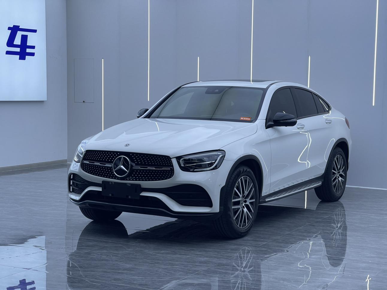 Mercedes GLC 300 4MATIC Coupe SUV (2L) 2021
