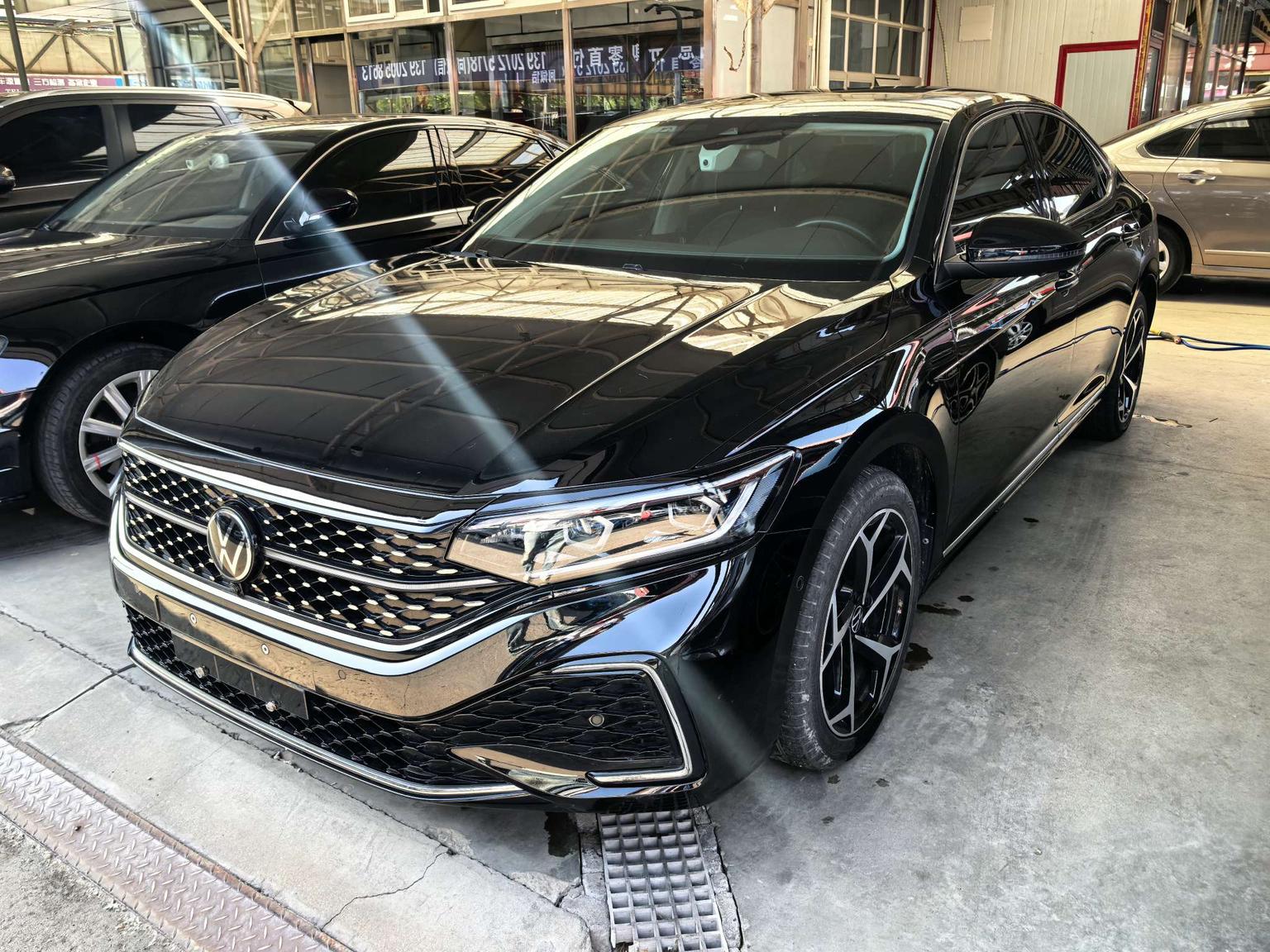 Volkswagen Passat 330TSI Stardust Luxury 2023