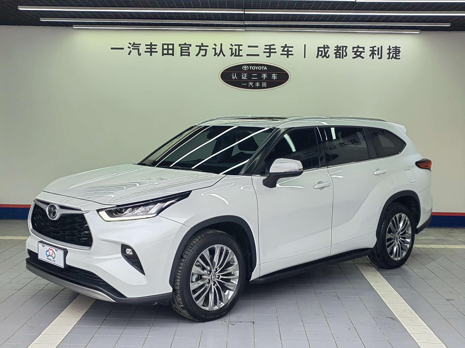Toyota Highlander Luxury 7-Seater AWD (2L) 2024