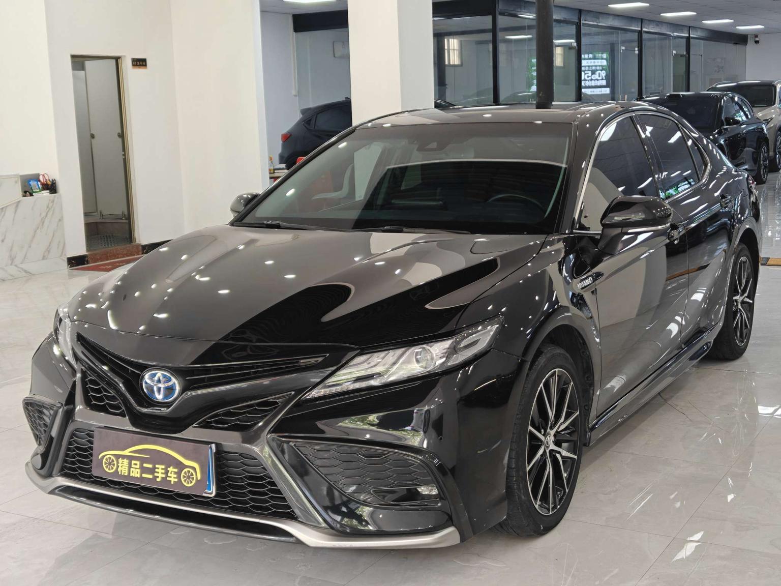 Toyota Camry 2.5HG Deluxe 2024