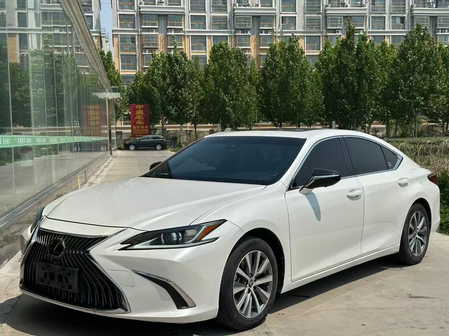 Lexus ES 2021