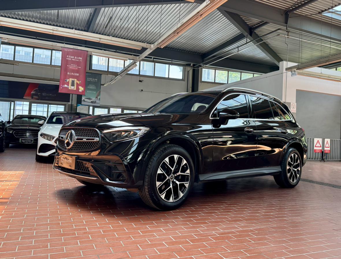 Mercedes GLC 260 L 4MATIC Luxury 5-Seat 2023