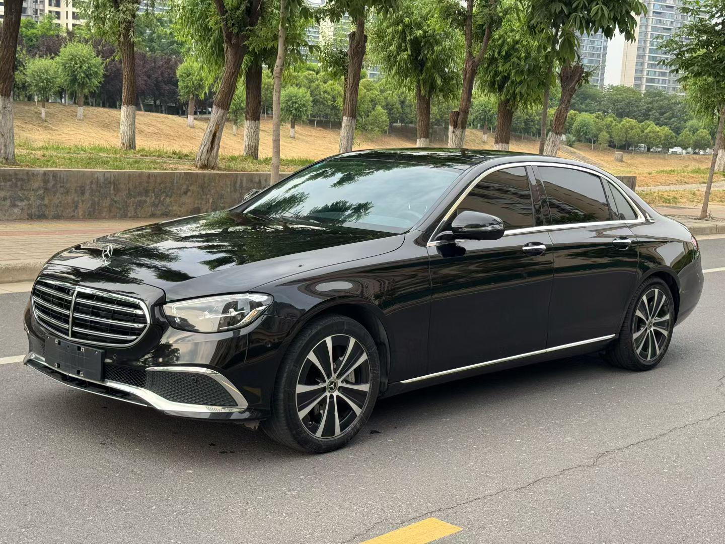 Mercedes Class-E E 350 e L Sedan (2L) 2022