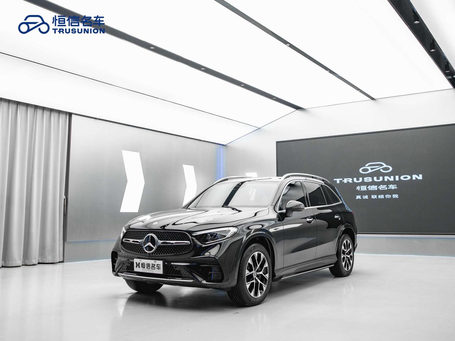 Mercedes GLC 260 L 4MATIC Luxury 5-Seat (2L) 2024