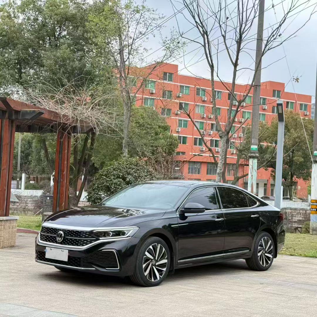 Volkswagen Passat 330TSI Stardust Elite (2L) 2022