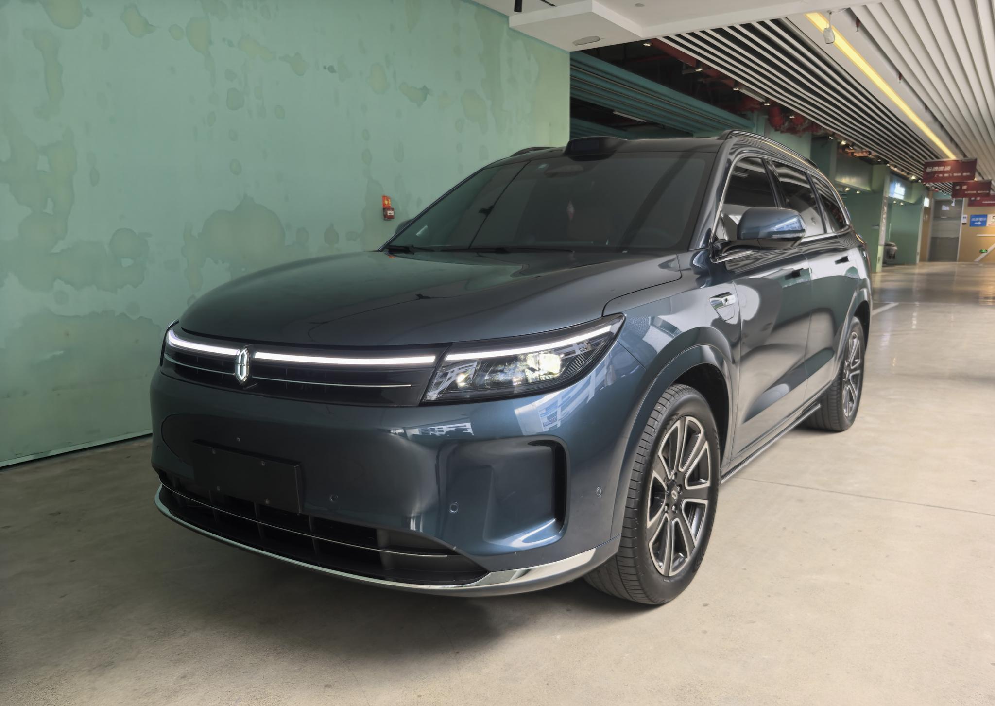 Aito M7 Smart Drive 5-Seat RWD 2024
