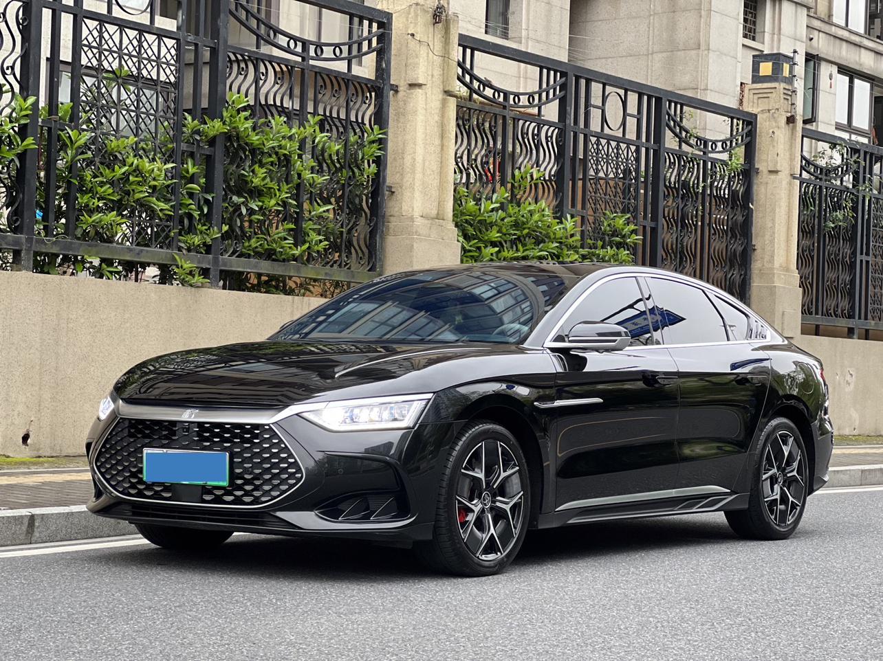 BYD HAN-DM DM-i Glory 200km Flagship 2024