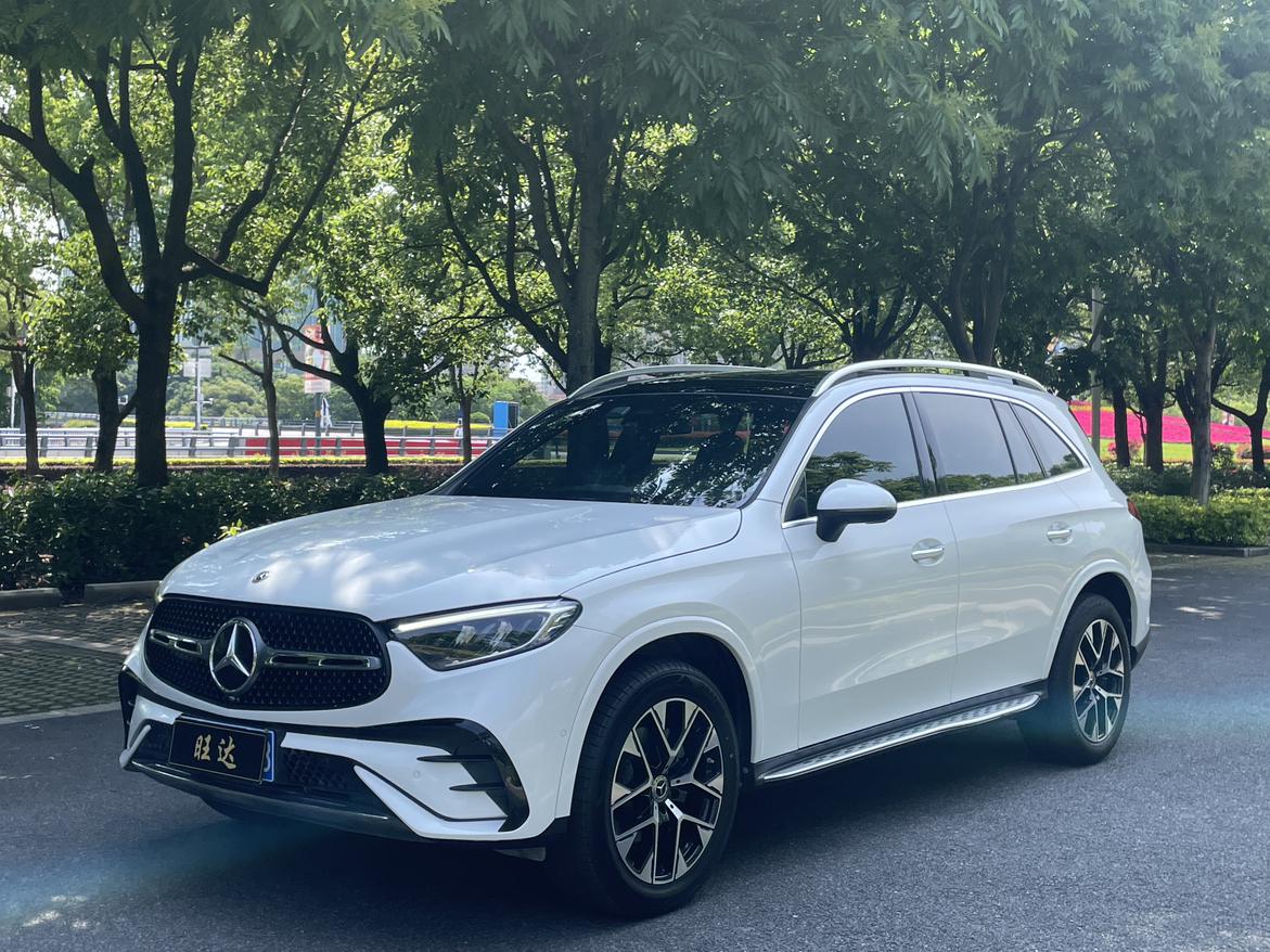 Mercedes GLC 260 L 4MATIC Luxury 5-Seat 2023