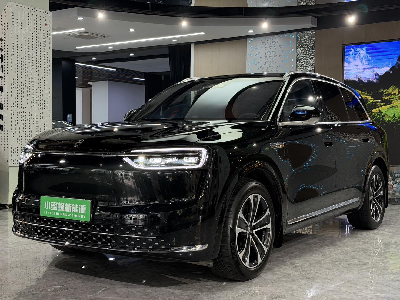 Aito M7 EREV Pro+ 5-Seat AWD 2025