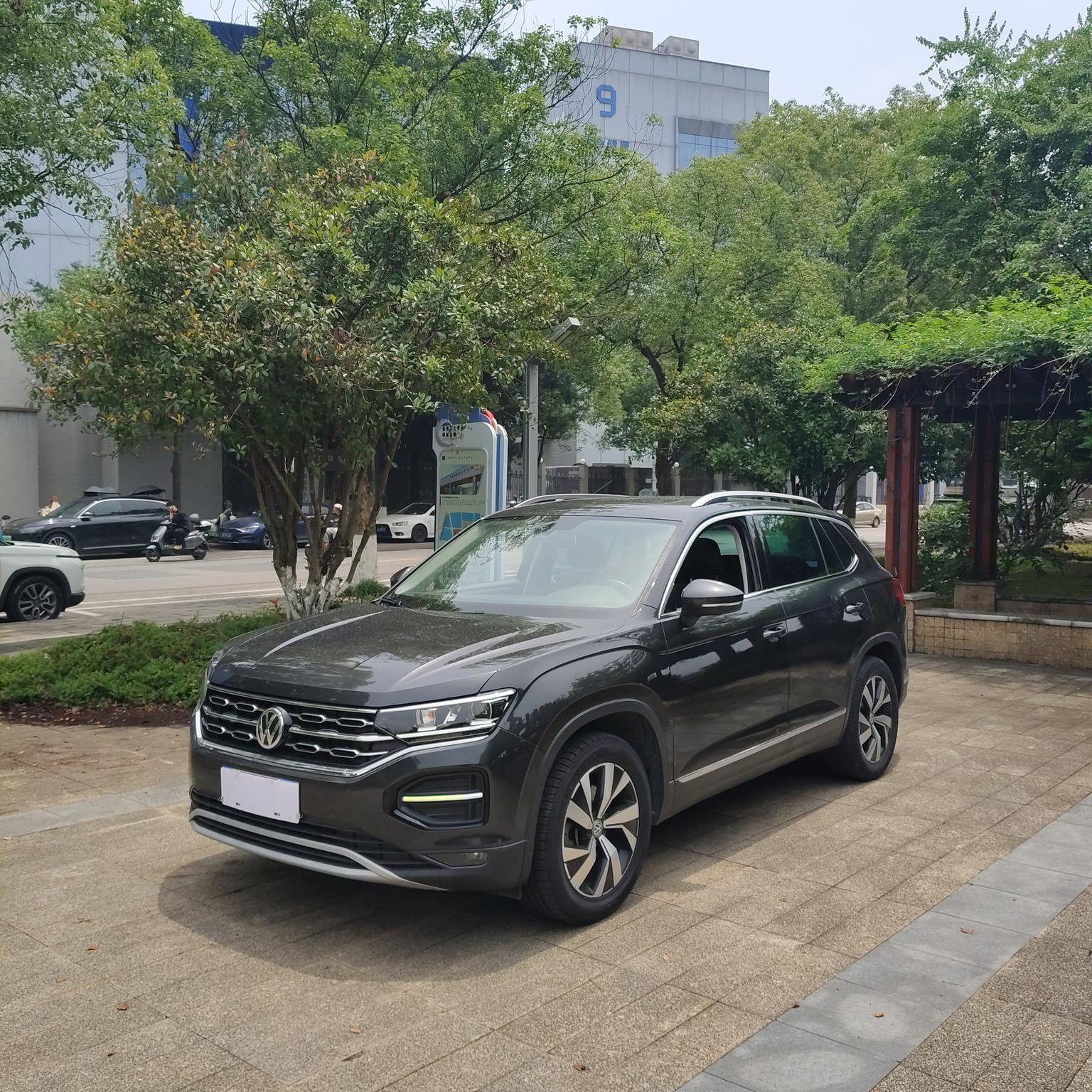 Volkswagen Tayron 330TSI Luxury Connect Pro 2020