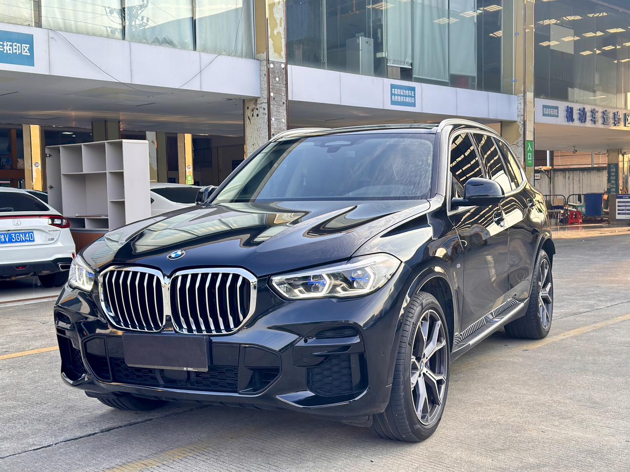 BMW X5 xDrive30i M Sport Package (2L) 2022