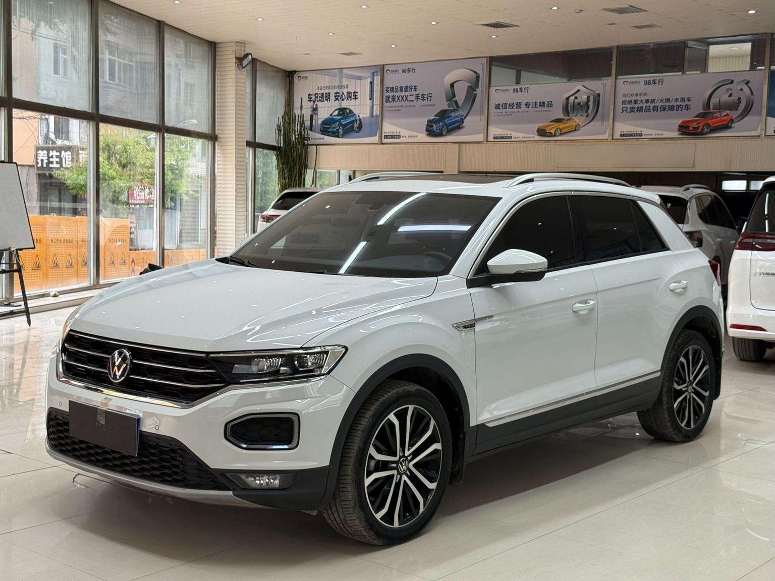 Volkswagen T-ROC 280TSI DSG 4WD Luxury Connect (1.4L) 2021