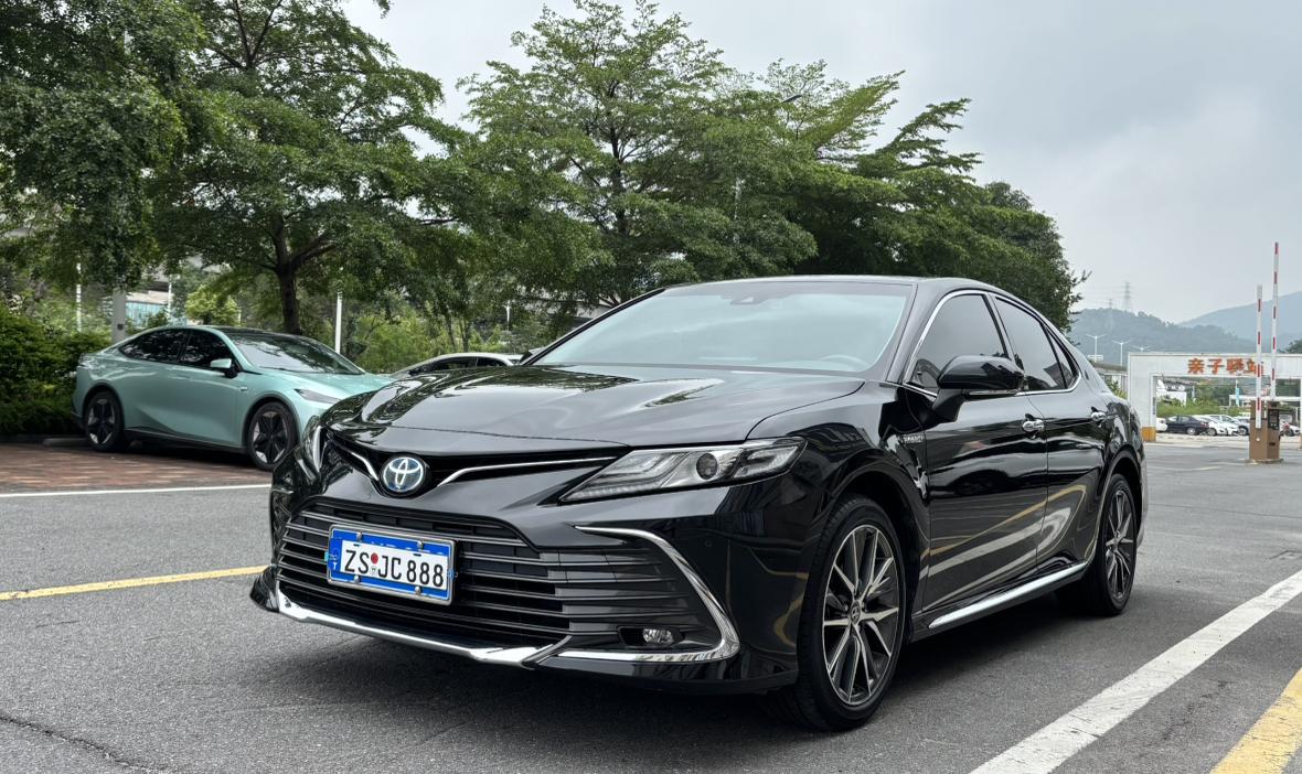 Toyota Camry 2.5HG Deluxe 2024