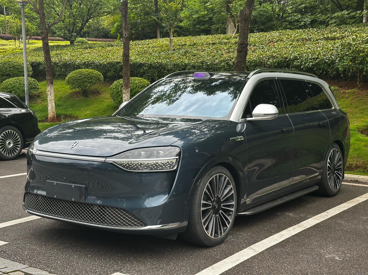 Aito M9 EV Ultra 6-Seater 2024