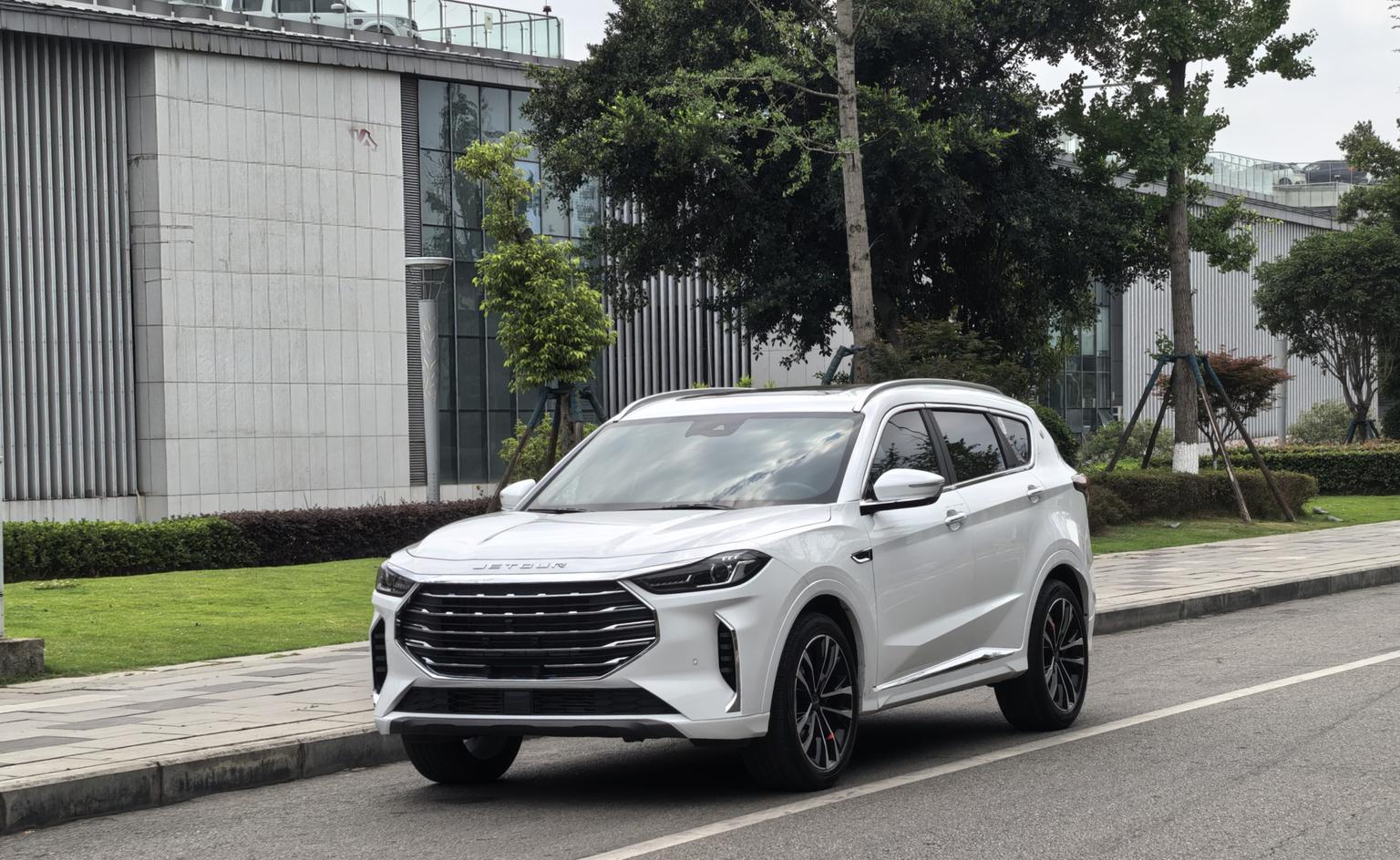 Jetour X70-Plus Earth 7-Seat 2023