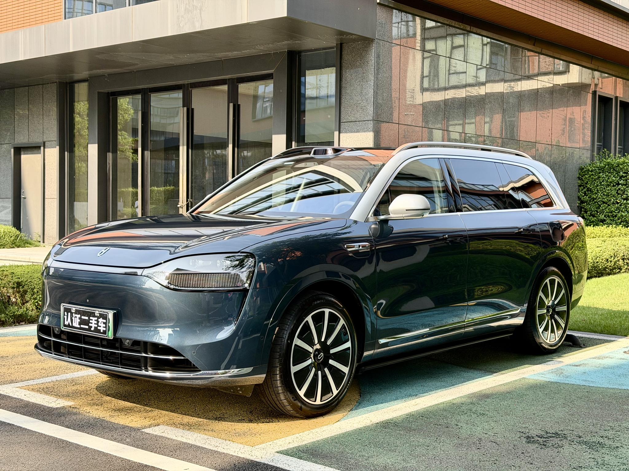 Aito M9 EREV Max 5-Seat 2025