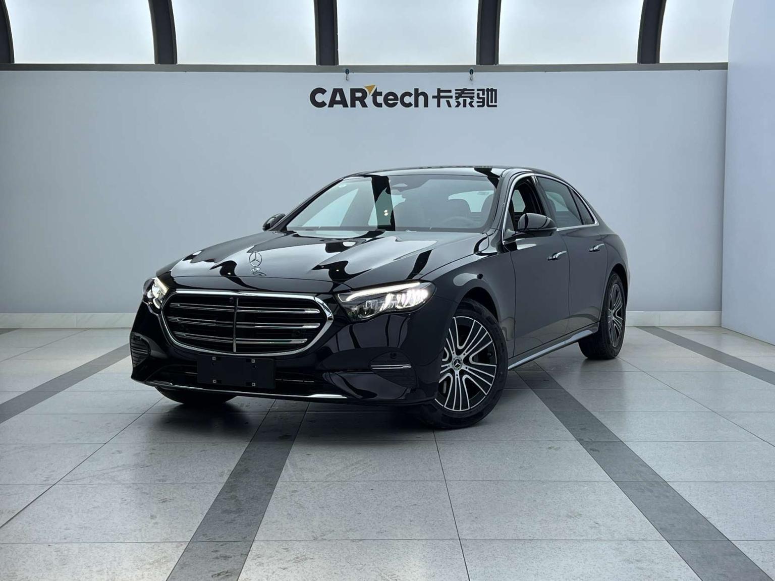 Mercedes Class-E E 260 L Classic 2026