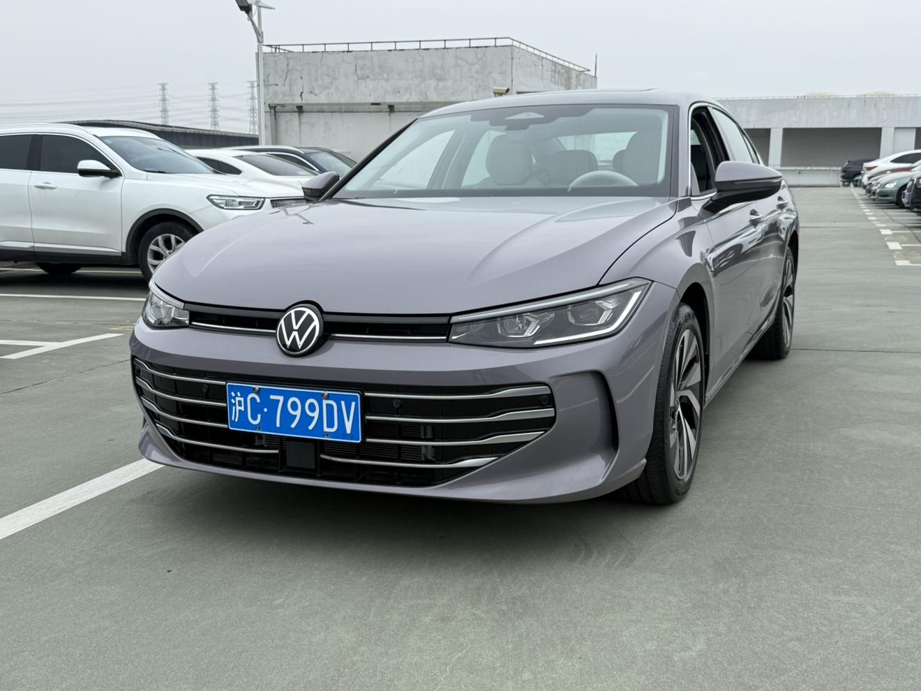 Volkswagen Passat 300TSI Dragon Shine 2026