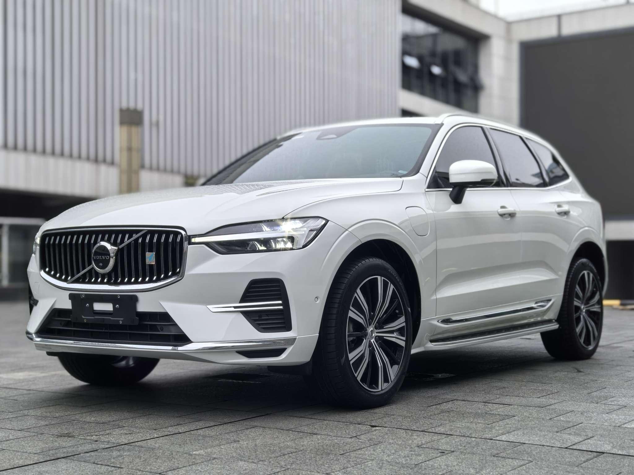 Volvo XC60-Phev T8 AWD Long Range Intelligent Premium Luxury (2L) 2023