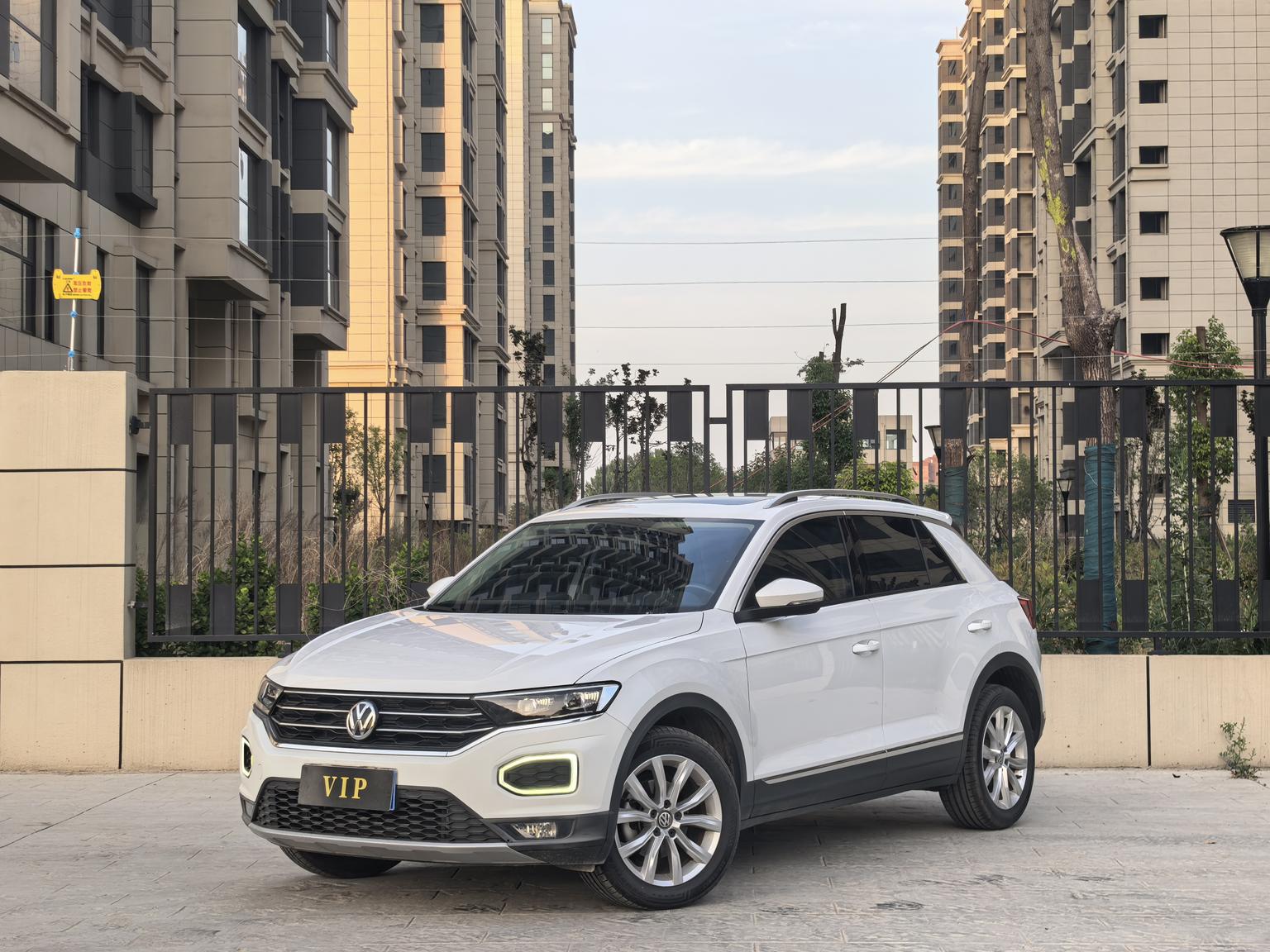 Volkswagen T-ROC 230 TSI DSG 2WD Sport VI 2020