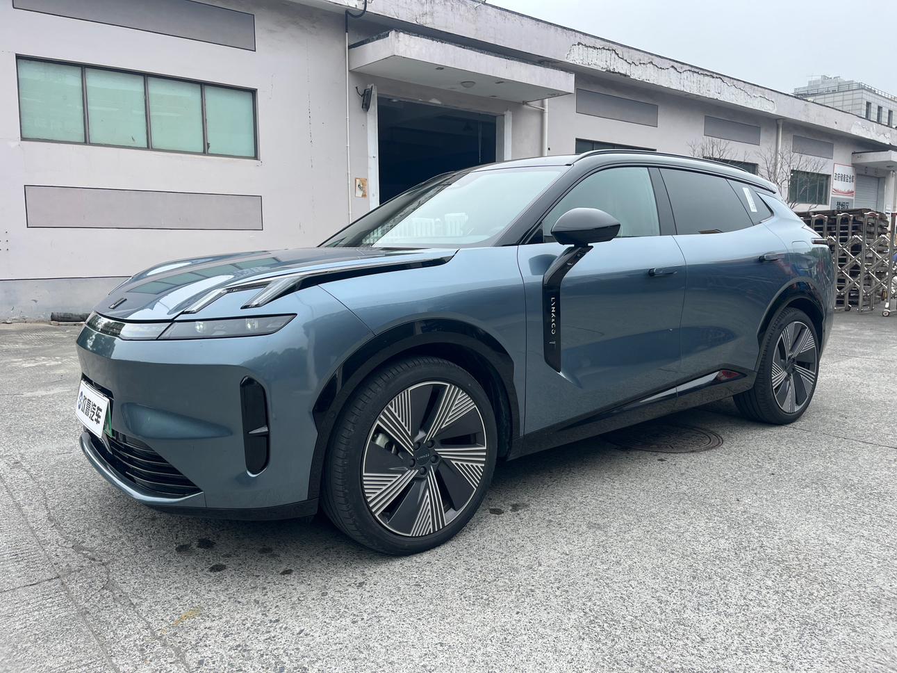 Lynk And Co 08 EM P 220 AWD Performance Halo (1.5L) 2024