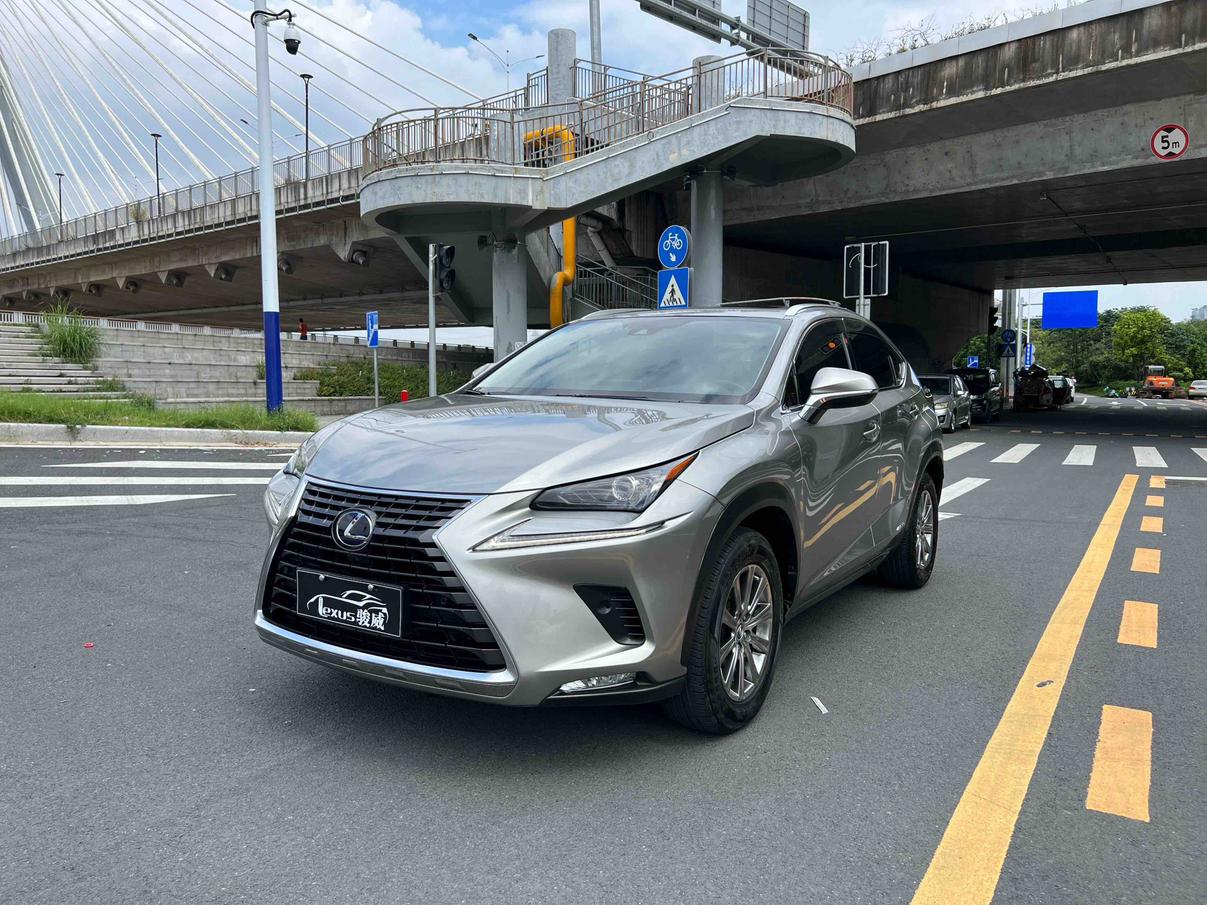 Lexus NX200 300h FWD Sharp Style (2.5L) 2021