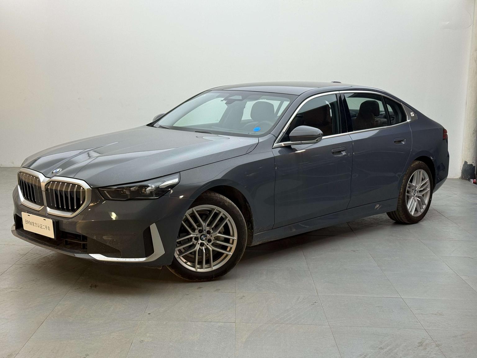 BMW 5 Series Luxury Package 2024