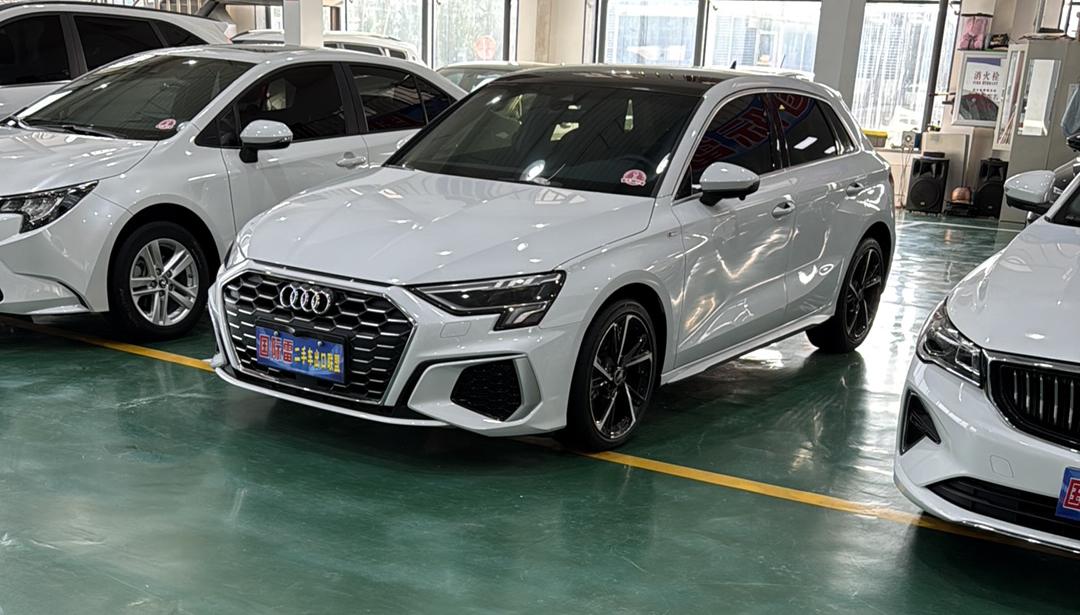 Audi A3 35 TFSI Elegant Fashion (1.4L) 2023