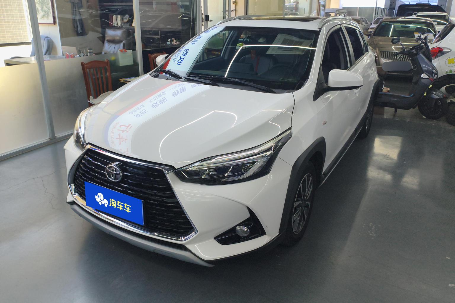 Toyota Yaris-L Premium CVT 2020