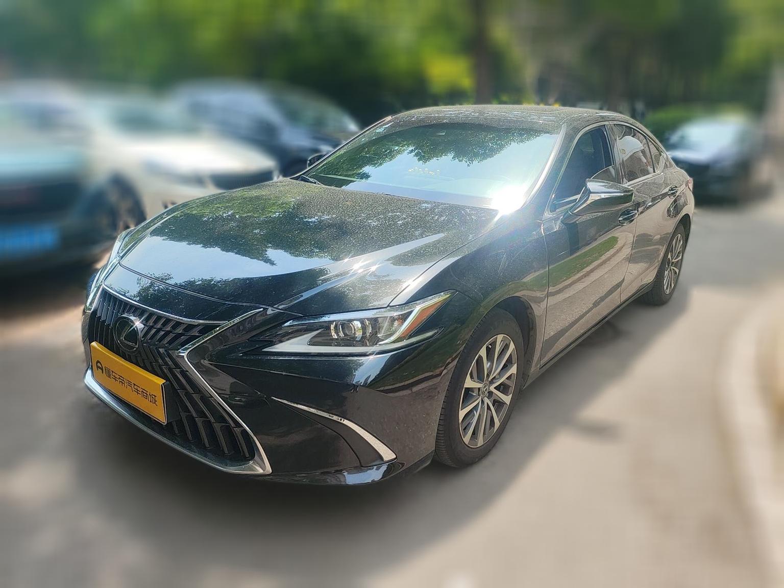 Lexus ES 260 Excellence Edition 2023