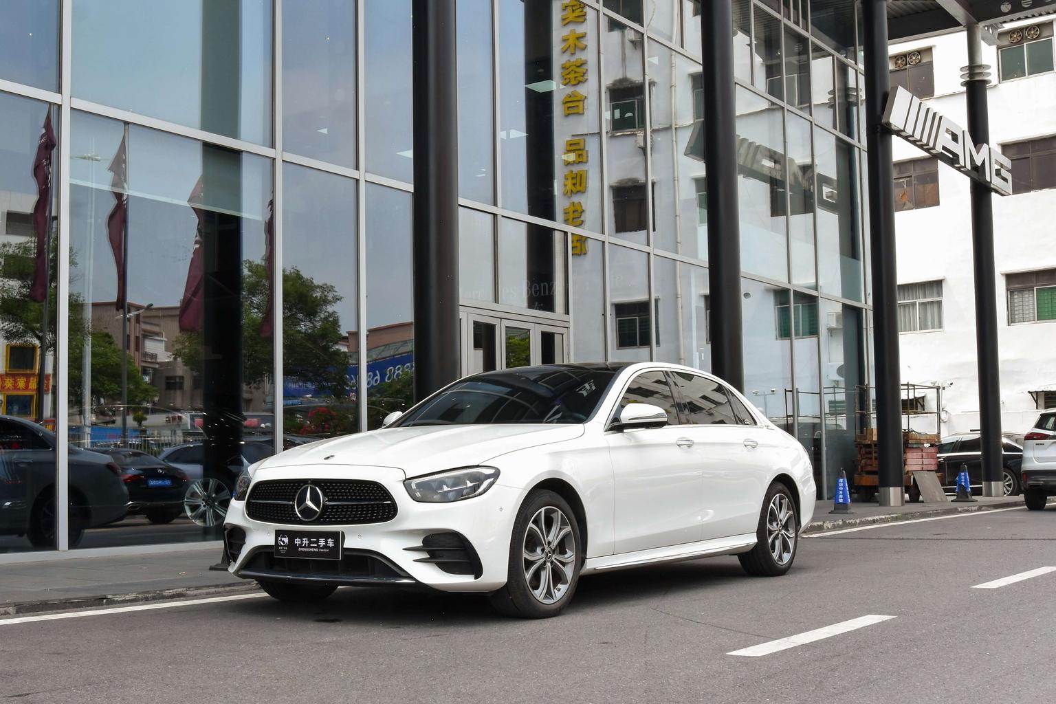 Mercedes Class-E Fashion Sport Sedan (2L) 2022