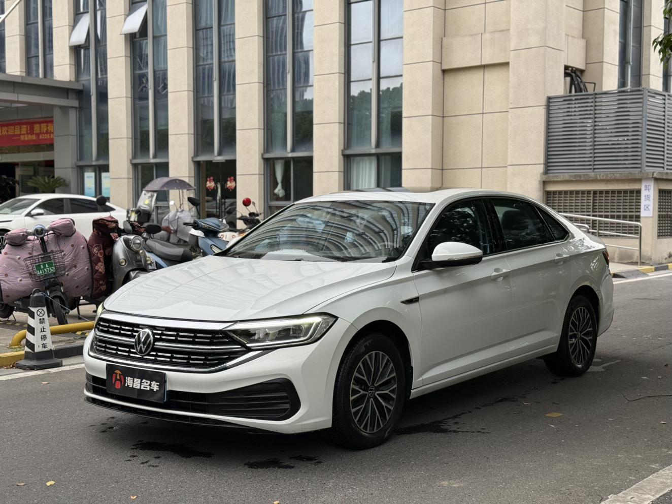 Volkswagen Sagitar 200TSI DSG Fly Edition (1.2L) 2024