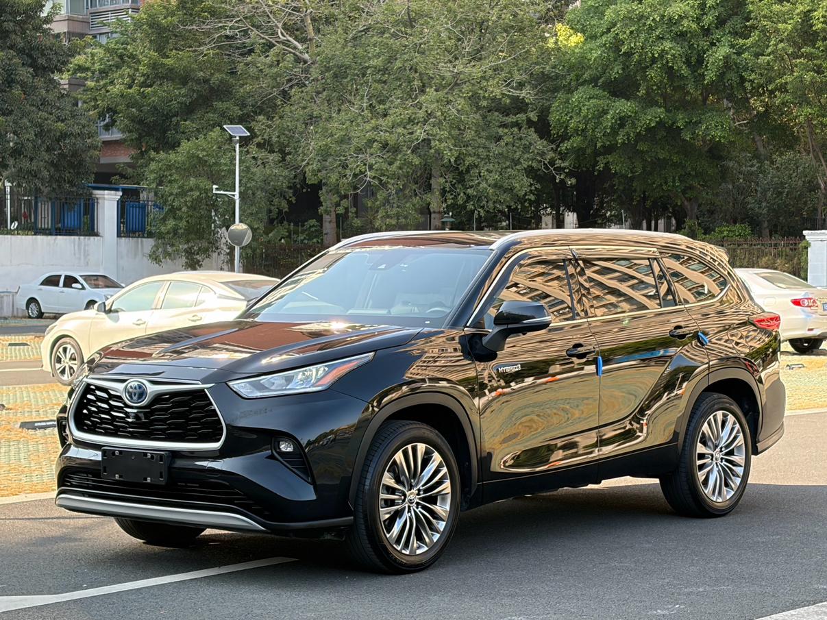 Toyota Highlander Hybrid 2.5L AWD Luxury 7-Seat 2023