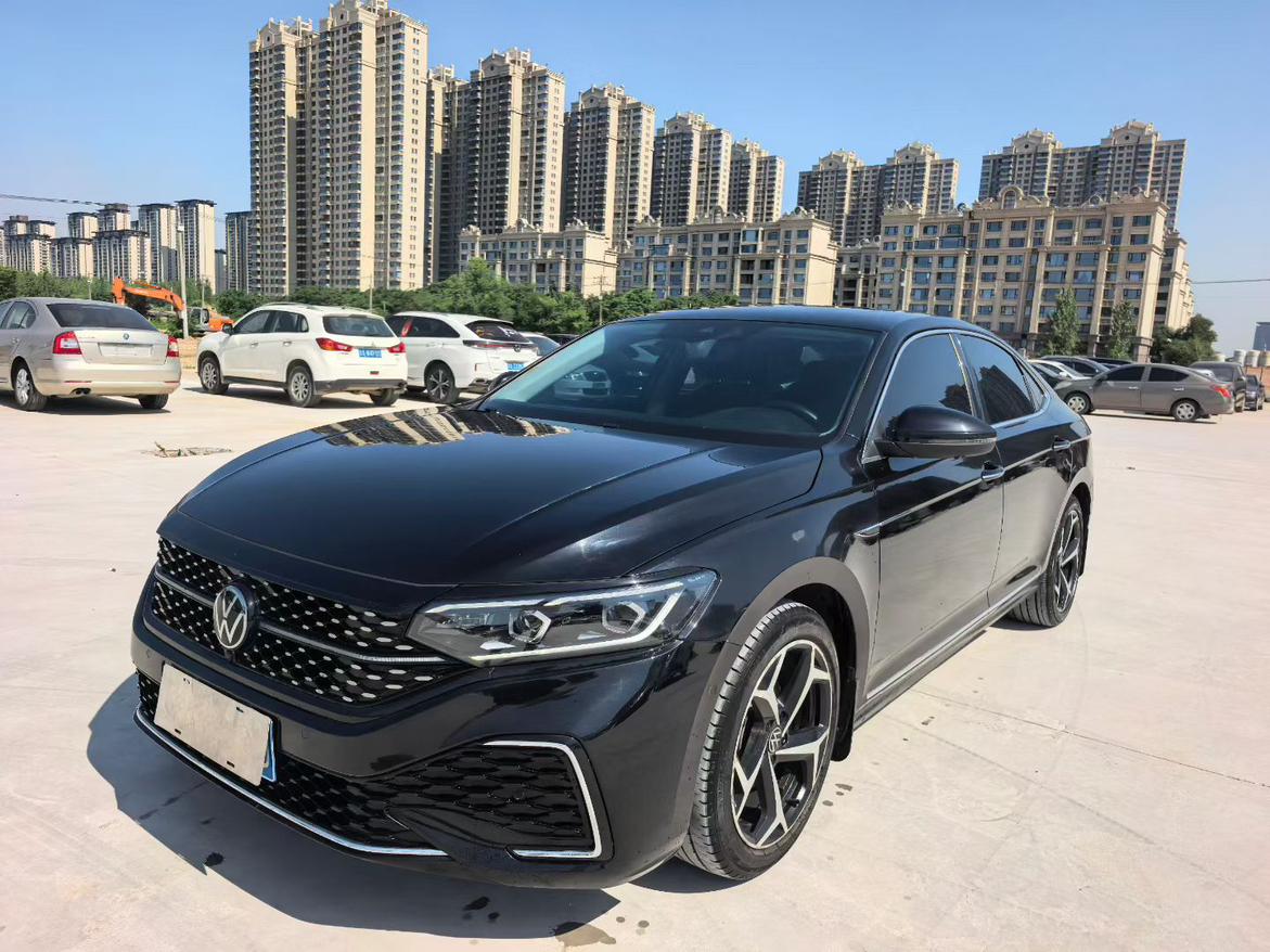 Volkswagen Passat 330TSI Stardust Luxury 2023