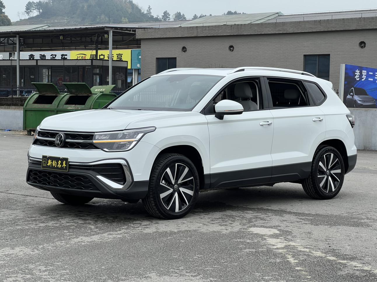Volkswagen Tharu 300TSI 2WD Silver Moon 2025
